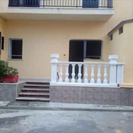 Piano Terra Con Verandina Lejlighed Cariati